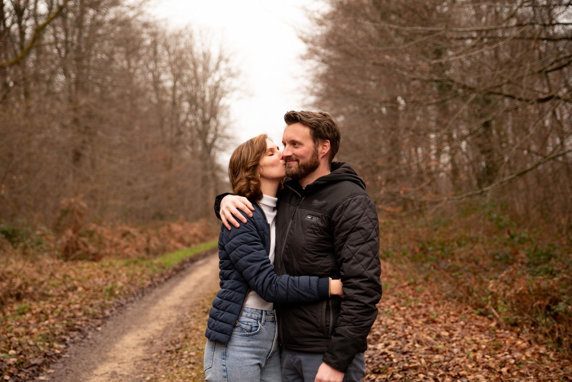 photo d'un couple heureux et amoureux prise par une photographe professionnelle basée proche de Besançon