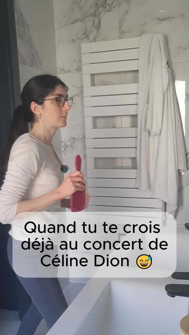 Et là, je me voyais déjà chanter à fond dans la salle… sauf que… j’ai pas eu les places pour Céline Dion 😅
Du coup j’ai eu une idée GÉNIALE grâce à cette économie dans mon budget 💡
À la place du billet, du train, de l'hotel et du resto…  bref j’ai craqué pour un nouvel objectif photo 📸
C'était une bonne excuse non ?

 Et toi c'est quoi ton excuse du moment ? 😜  #PhotographeMariage #PhotoMariage #photographe #doubs #FrancheComté