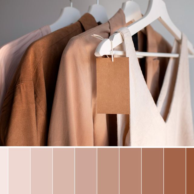 Vêtements dans des tons neutres beige pour séance photo famille